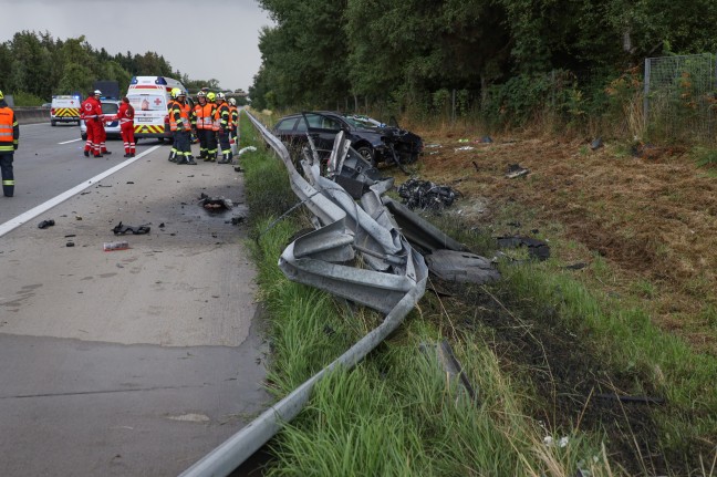 Zwei Schwerverletzte bei Verkehrsunfall auf Westautobahn in Sipbachzell