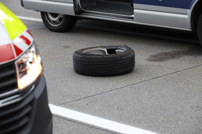 Zwei Schwerverletzte bei Verkehrsunfall auf Westautobahn in Sipbachzell