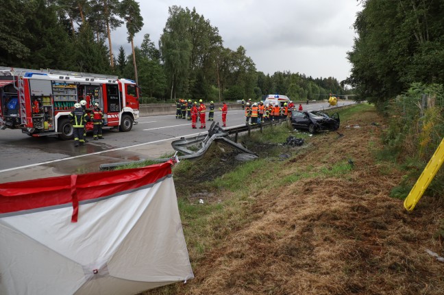 Zwei Schwerverletzte bei Verkehrsunfall auf Westautobahn in Sipbachzell