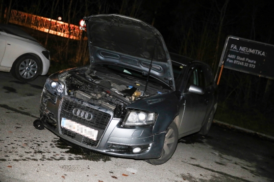 Suchaktion nach nächtlichem Verkehrsunfall in Roitham am Traunfall