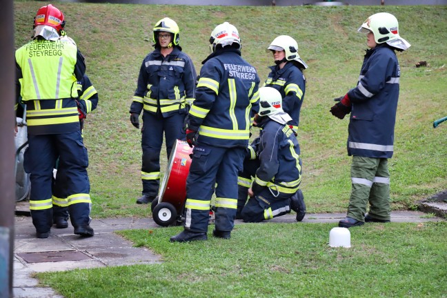 Drei Feuerwehren bei Verpuffung in einer Heizungslanlage in einem Wohnhaus in Steyregg im Einsatz