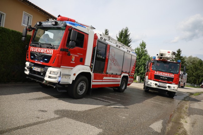 Sechs Feuerwehren bei Brand in einem Wohnhaus in Andorf im Einsatz