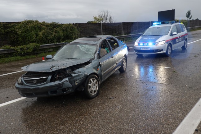 Fünf teils Schwerverletzte bei Verkehrsunfall auf Westautobahn in Eberstalzell