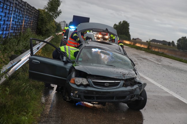 Fünf teils Schwerverletzte bei Verkehrsunfall auf Westautobahn in Eberstalzell