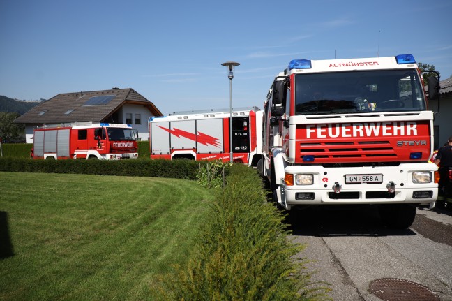 Vier Feuerwehren bei Schwelbrand in einem Bungalowhaus in Altmnster im Einsatz