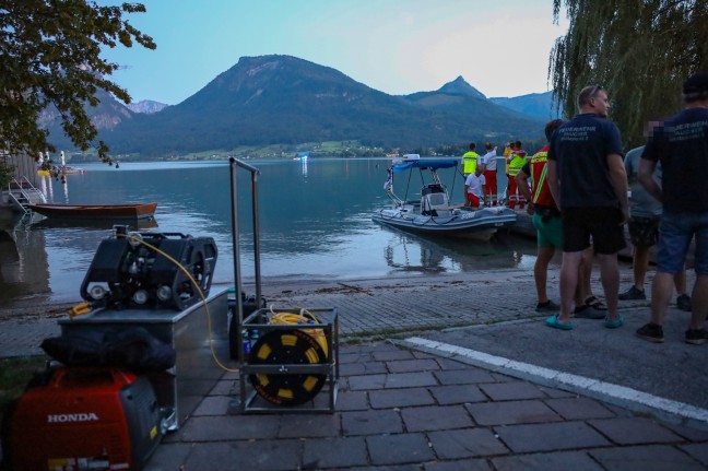 Taucheinsatz: Stand-Up-Paddler (23) im Wolfgangsee bei St. Wolfgang im Salzkammergut untergegangen