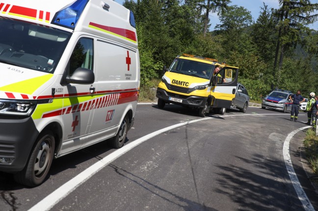 Motorradlenker (34) bei Kollision mit PKW in Grünau im Almtal tödlich verletzt