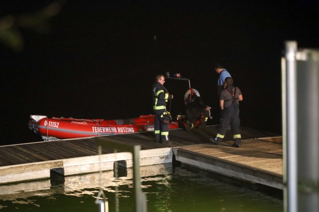 Groaufgebot der Einsatzkrfte bei Suchaktion nach abgngiger Person in Hrsching im Einsatz