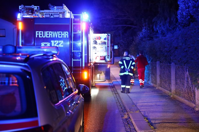 Chemische Reaktion nach Mischung von Pool-Chemikalien in einem Einfamilienhaus in Wels-Vogelweide