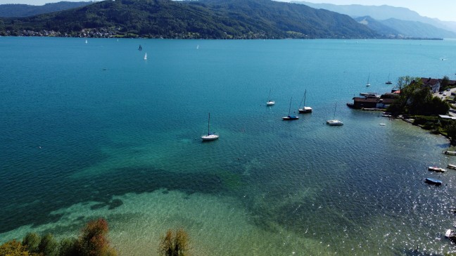 Personenrettung: Einsatzkräfte zu gekentertem Boot im Attersee bei Seewalchen am Attersee gerufen