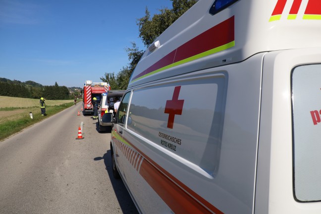 Auto mehrmals berschlagen: Schwerer Verkehrsunfall in Schllberg fordert zwei Verletzte