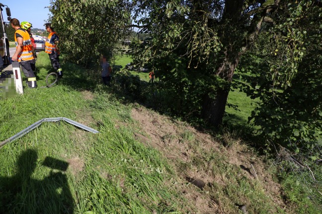 Auto mehrmals berschlagen: Schwerer Verkehrsunfall in Schllberg fordert zwei Verletzte