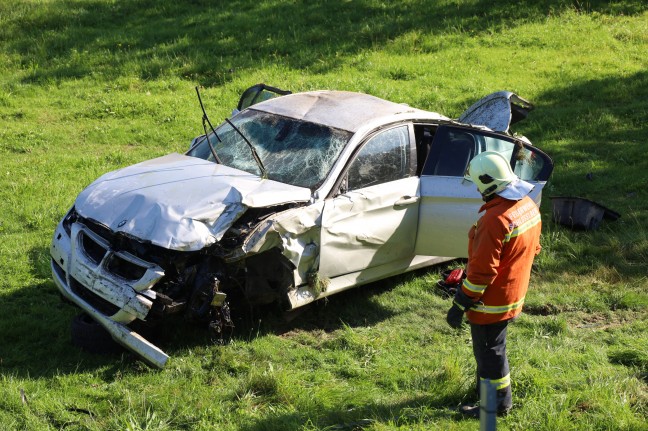 Auto mehrmals berschlagen: Schwerer Verkehrsunfall in Schllberg fordert zwei Verletzte