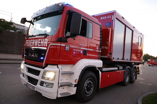 Chlorgasaustritt in Erlebnisbad in Wels-Lichtenegg sorgte fr Einsatz der Feuerwehr