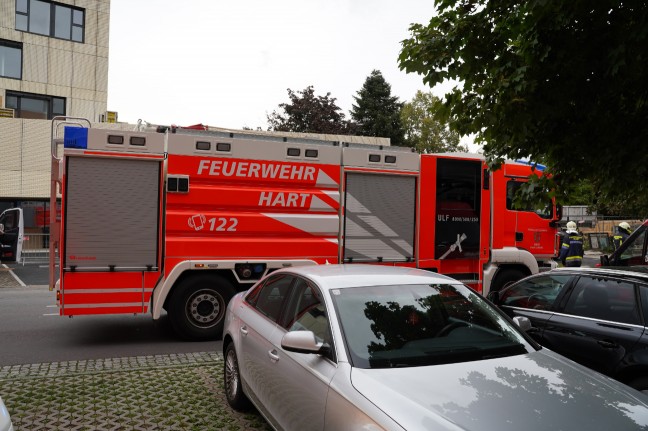 Drei Feuerwehren bei Brand in einem Mehrparteienwohnhaus in Leonding im Einsatz