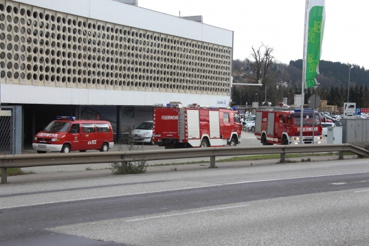 Fünf Feuerwehren in einem Grieskirchner Unternehmen im Einsatz