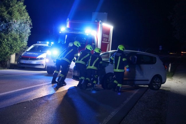 Motorschaden an einem PKW in Sattledt sorgte fr Einsatz der Feuerwehr