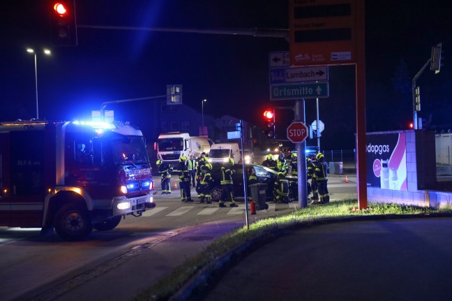 Kreuzungskollision zwischen zwei PKW auf Gmundener Strae in Stadl-Paura