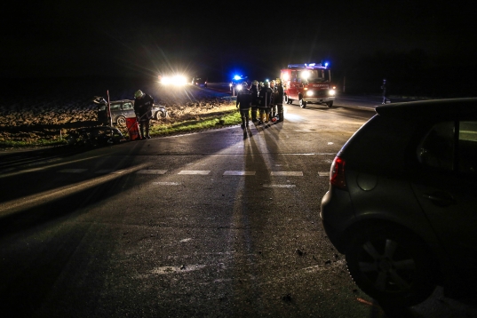 Schwerer Kreuzungscrash in Taufkirchen an der Trattnach fordert drei Verletzte