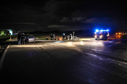 Schwerer Kreuzungscrash in Taufkirchen an der Trattnach fordert drei Verletzte