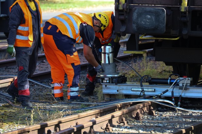 Panzertransportwaggon bei Verschubarbeiten in Wels-Neustadt entgleist