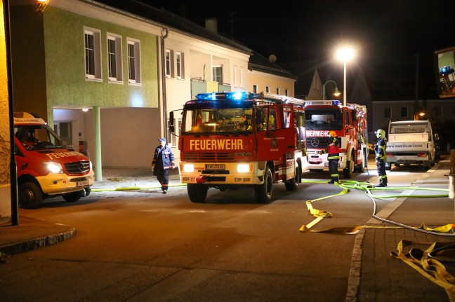 Wohnungsbrand in einem Mehrparteienwohngebude im Ortszentrum von Riedau