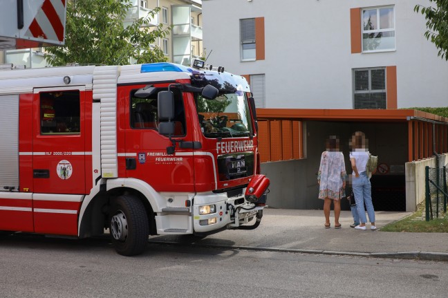 Einsatz der Feuerwehr bei befrchtetem Gasaustritt in einer Tiefgarage in Wels-Lichtenegg