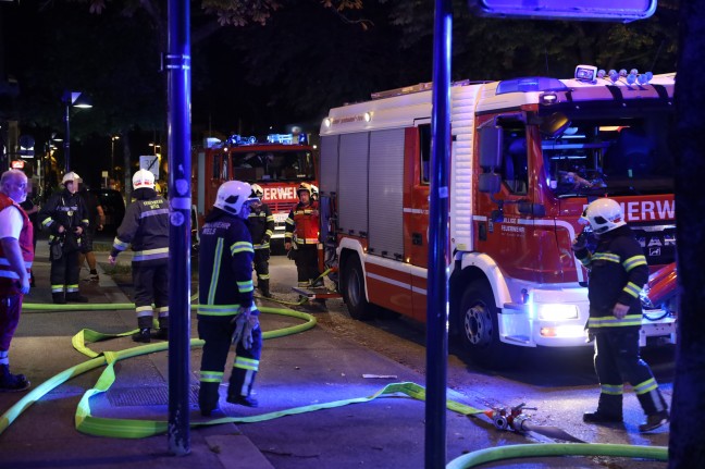 Vollbrand einer Wohnung in einem Wohn- und Geschftsgebude in Wels-Neustadt