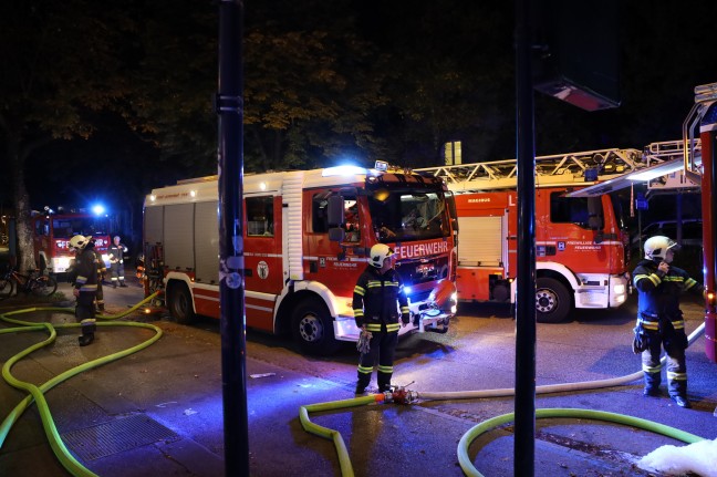 Vollbrand einer Wohnung in einem Wohn- und Geschftsgebude in Wels-Neustadt