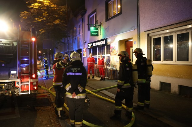 Vollbrand einer Wohnung in einem Wohn- und Geschftsgebude in Wels-Neustadt