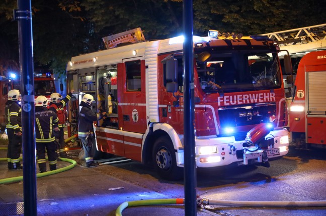 Vollbrand einer Wohnung in einem Wohn- und Geschftsgebude in Wels-Neustadt