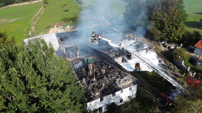 Groeinsatz bei Vollbrand eines landwirtschaftlichen Objektes in Vorderweienbach