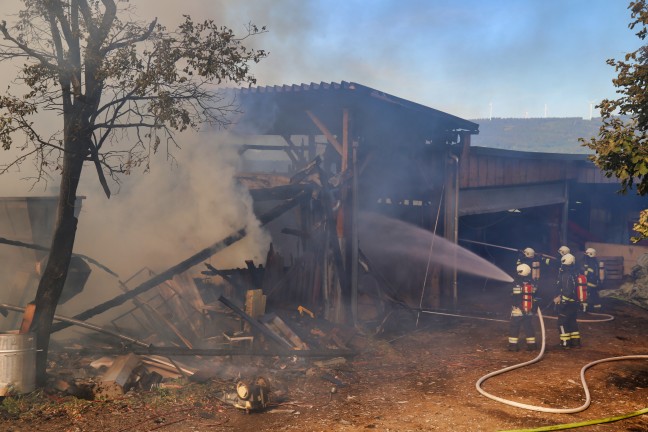 Groeinsatz bei Vollbrand eines landwirtschaftlichen Objektes in Vorderweienbach