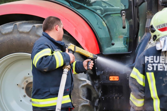 Beginnender Traktorbrand in Linz-Dornach-Auhof noch rechtzeitig entdeckt und eingedmmt