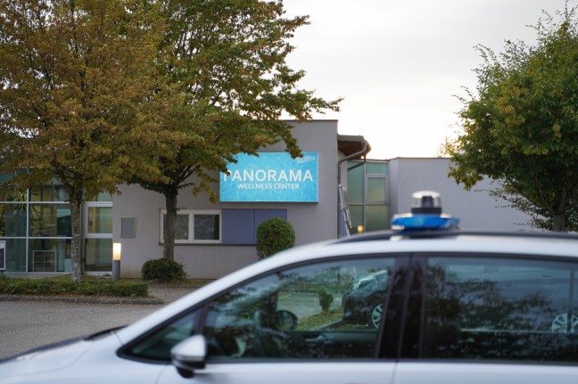 Chlorgasaustritt in einem Hallenbad in Leonding fhrte zu Einsatz zweier Feuerwehren