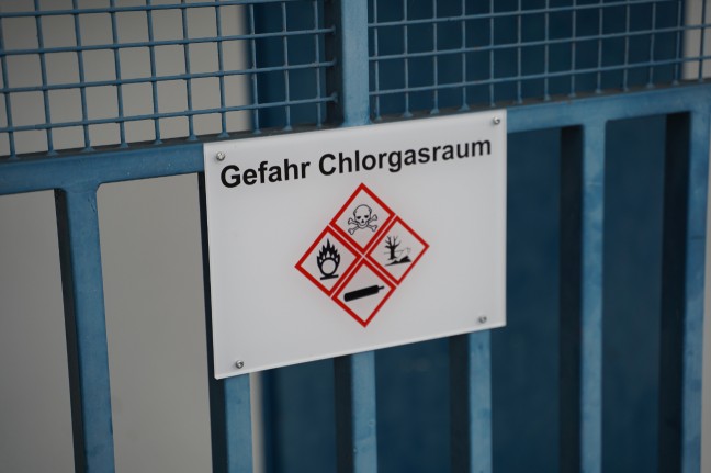 Chlorgasaustritt in einem Hallenbad in Leonding fhrte zu Einsatz zweier Feuerwehren