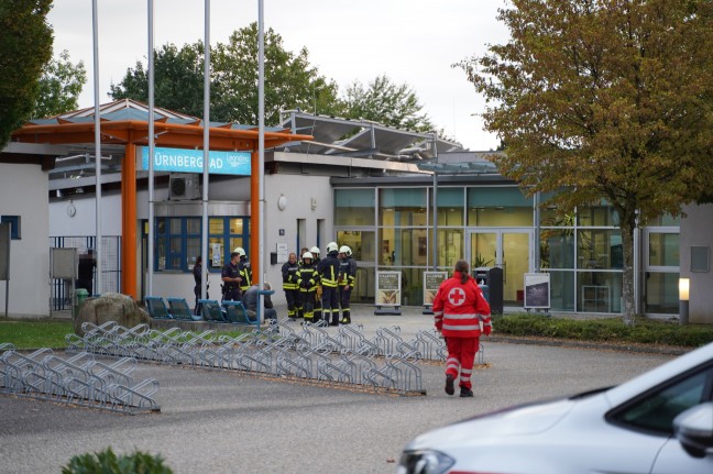 Chlorgasaustritt in einem Hallenbad in Leonding fhrte zu Einsatz zweier Feuerwehren