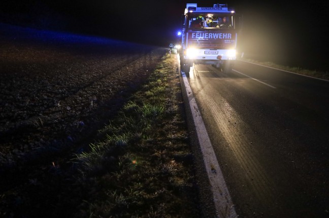 Drei teils Schwerverletzte bei Verkehrsunfall mit Autoberschlag in Gunskirchen