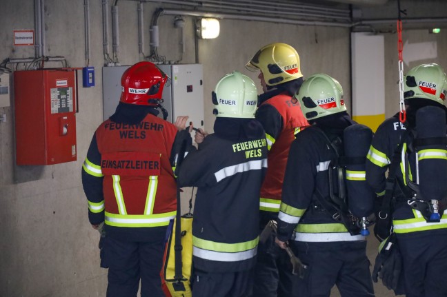 Brandverdacht in der Tiefgarage einer Wohnanlage in Wels-Neustadt