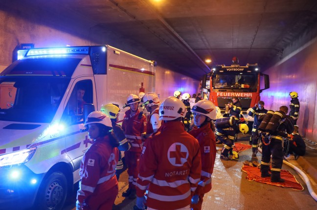 Steinhaus: Herausforderndes Szenario bei groangelegter Einsatzbung im Tunnel Steinhaus-Taxlberg