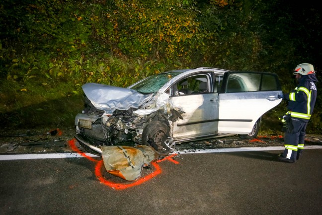 Schwerer Crash auf Braunauer Strae bei Helpfau-Uttendorf fordert vier teils Schwerverletzte