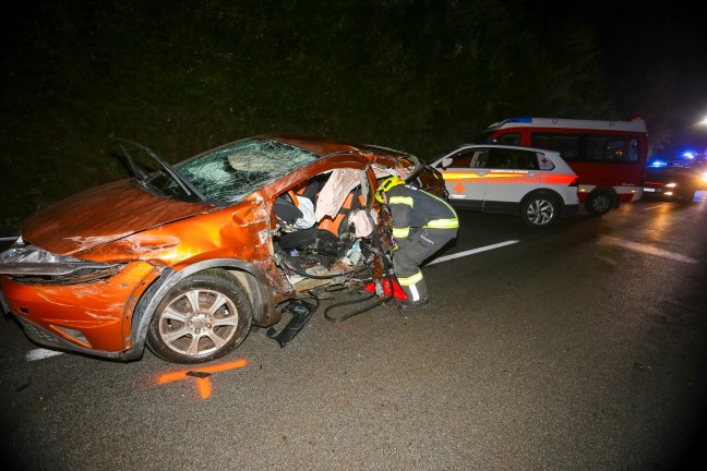 Schwerer Crash auf Braunauer Strae bei Helpfau-Uttendorf fordert vier teils Schwerverletzte