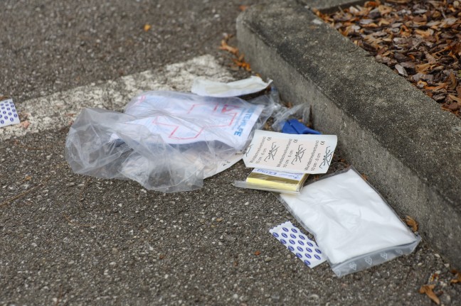 Messerattacke: Frau in Regau offenbar von Mann mit Messer angegriffen und schwer verletzt