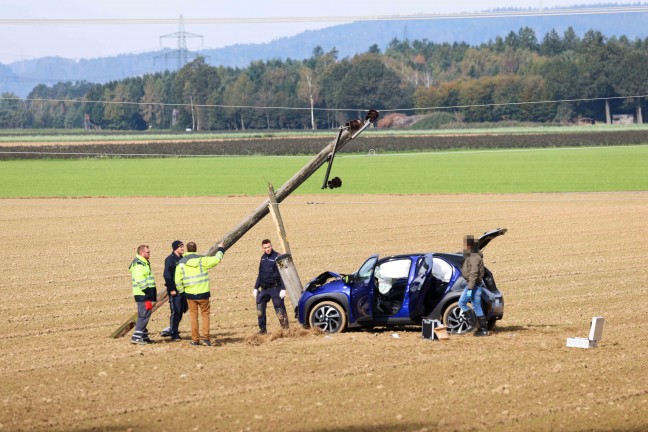 Messerattacke: Frau in Regau offenbar von Mann mit Messer angegriffen und schwer verletzt