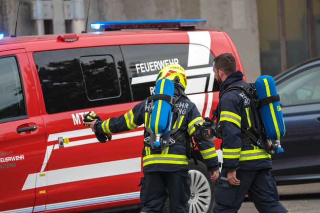 Drei Feuerwehren bei Brand in einer Trocknungsanlage eines Unternehmens in Hrsching im Einsatz