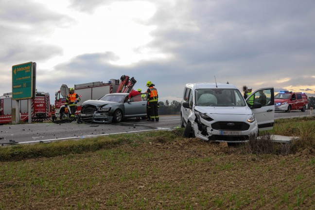 Schwerer Kreuzungscrash an Gemeindegrenze zwischen Holzhausen und Marchtrenk