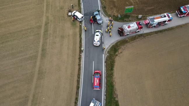 Schwerer Kreuzungscrash an Gemeindegrenze zwischen Holzhausen und Marchtrenk