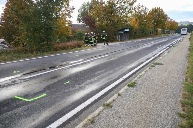 Autolenkerin nach Verkehrsunfall bei Steegen durch Feuerwehr aus Unfallfahrzeug befreit