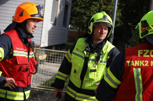 Dachstuhl eines Einfamilienhauses in Marchtrenk in Flammen