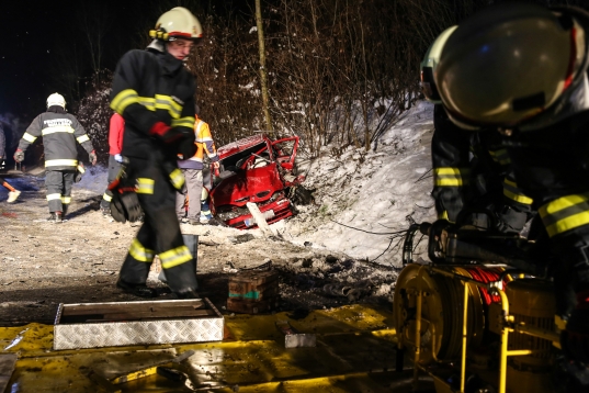 Schwerer Crash auf der Innviertler Straße in Wallern an der Trattnach